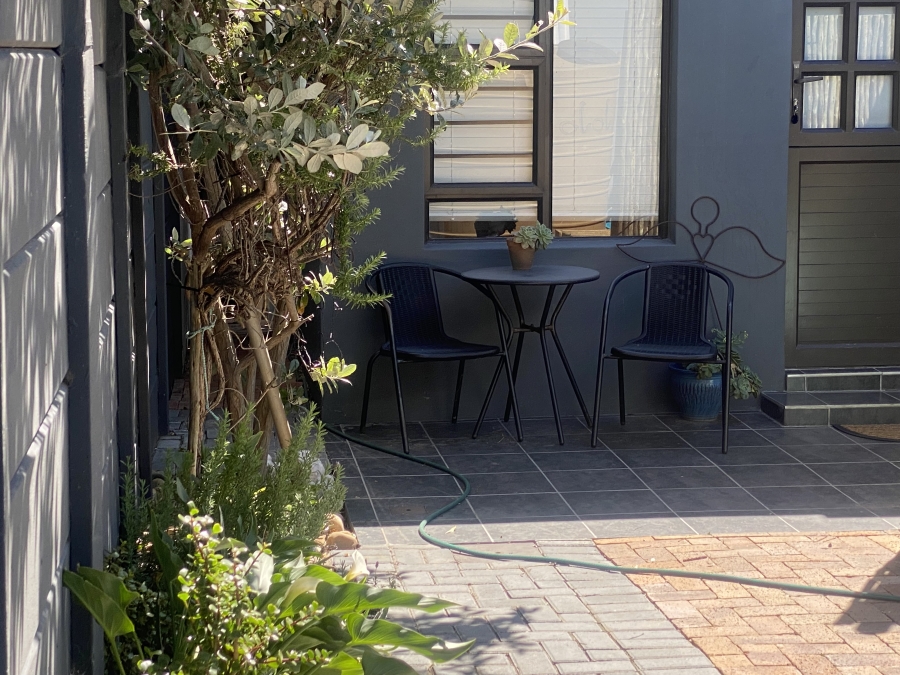 To Let 5 Bedroom Property for Rent in Atlantic Beach Golf Estate Western Cape